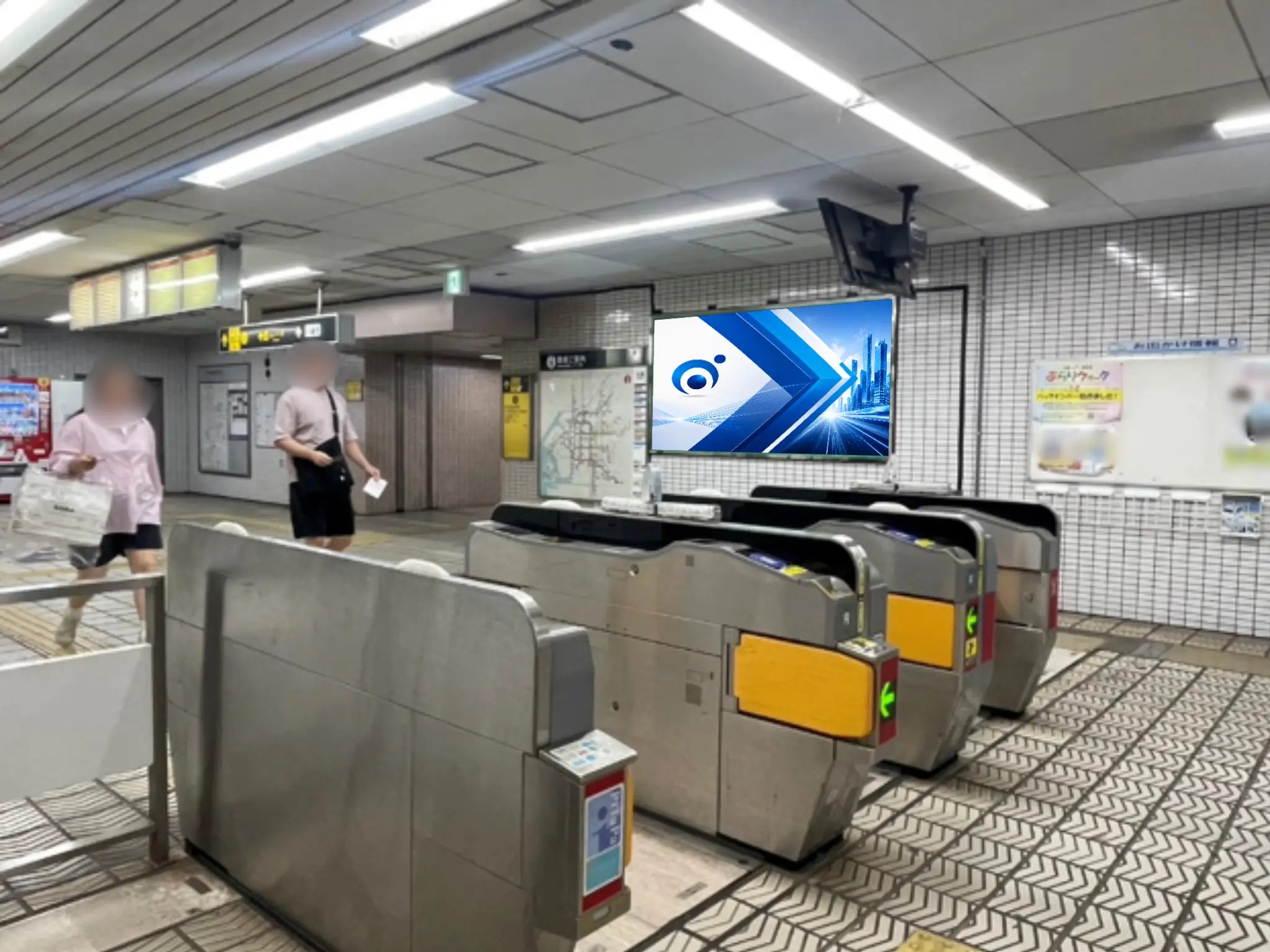 大阪メトロ四つ橋線四ツ橋駅の改札内コンコースに設置された駅看板（交通広告）の掲出イメージ